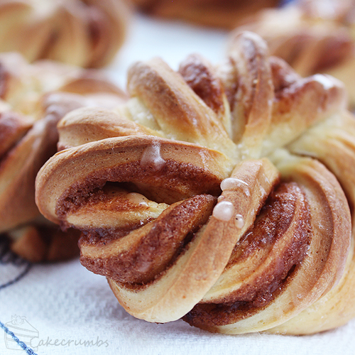 Cakecrumbs Cinnamon Knots