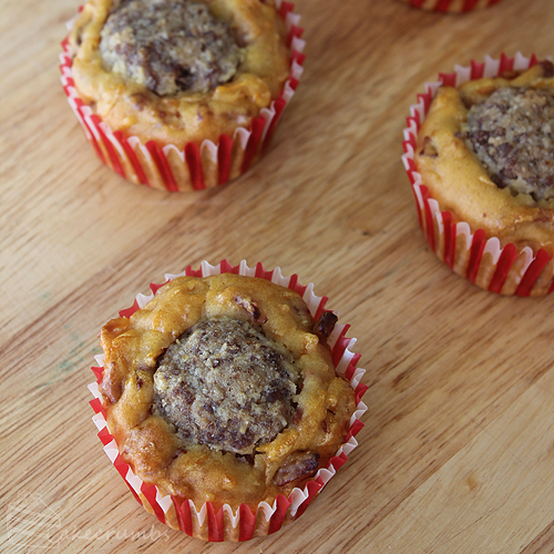 Cakecrumbs' Bacon and Meatball Pupcakes 07